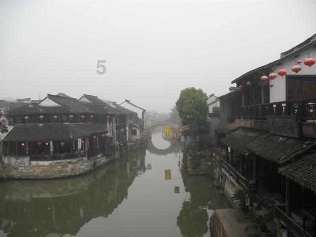逃出上锁的现代房间3